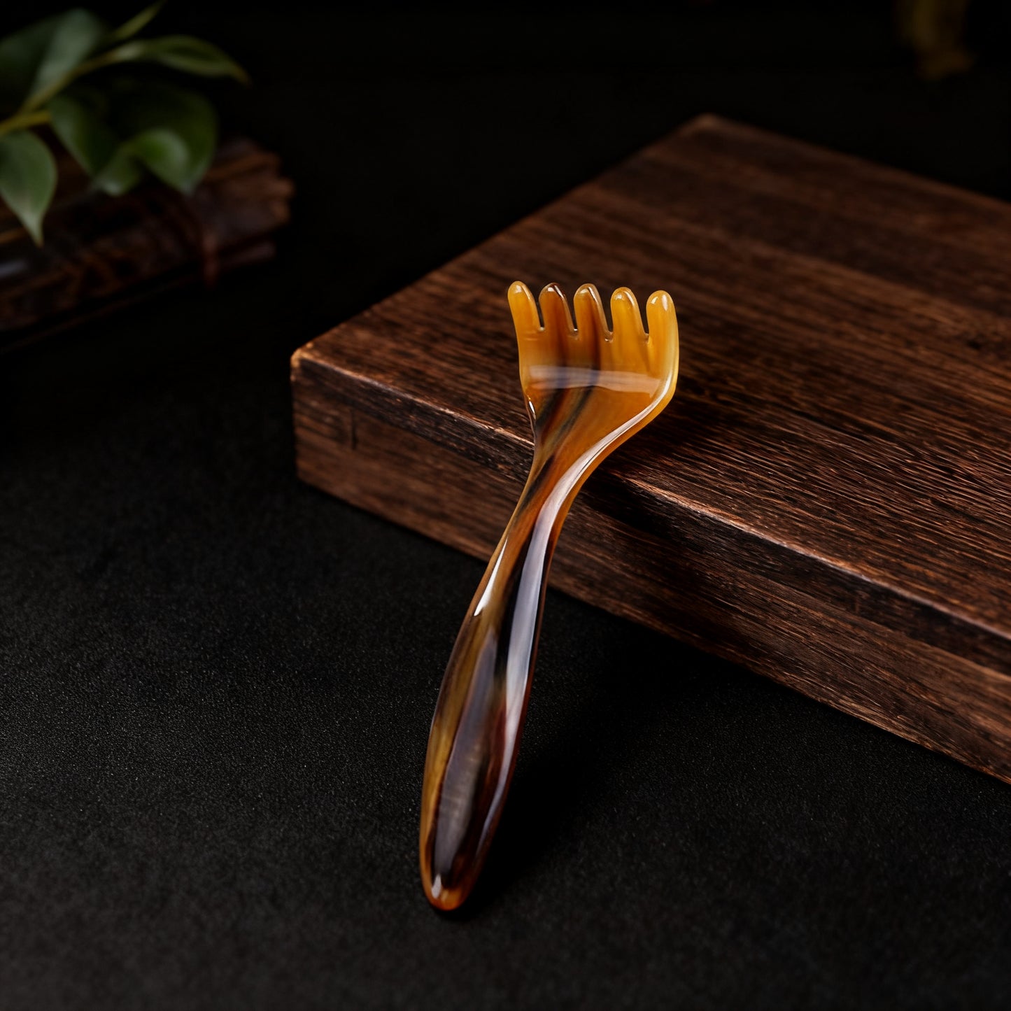 Peigne de massage 5 dents en corne naturelle pour le cuir chevelu, le cou et les épaules, avec fonction Gua Sha